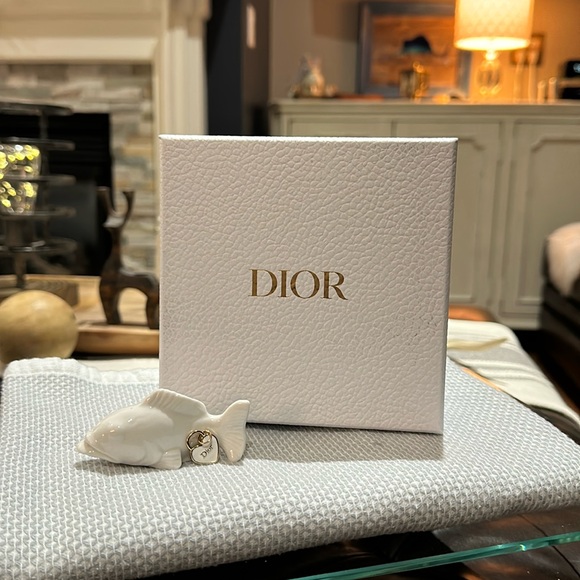 🤍💛 Authentic Dior Heart Zipper Pull Charm in White & Gold-Tone Finishes EUC 💛🤍